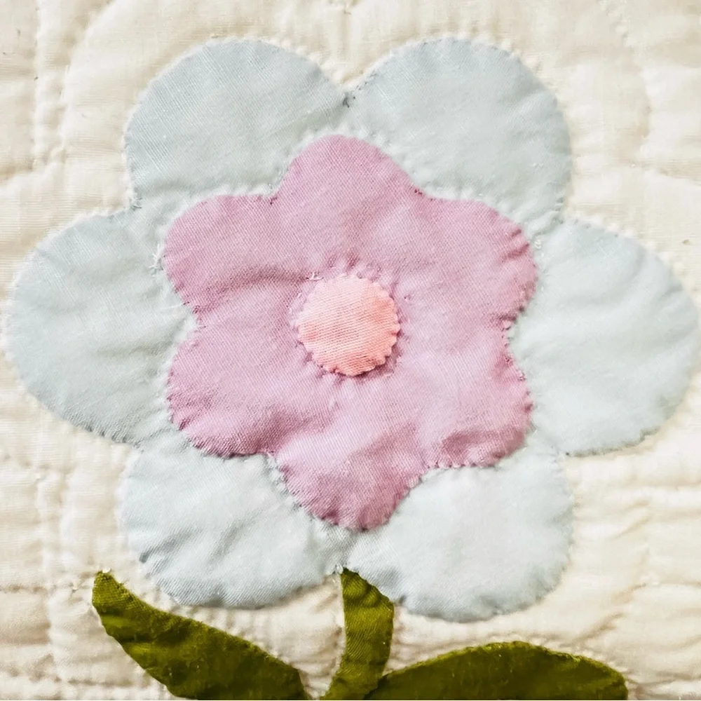 95”x82” Gorgeous Homemade Hand Stitched and Hand Appliqué Quilt.